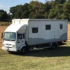 Camion solaire aménagé et autonome