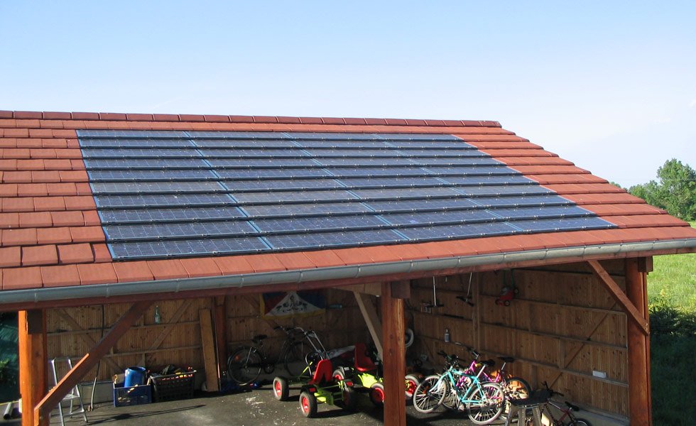 Installation de tuiles solaires à St Just St Rambert (42, Loire)