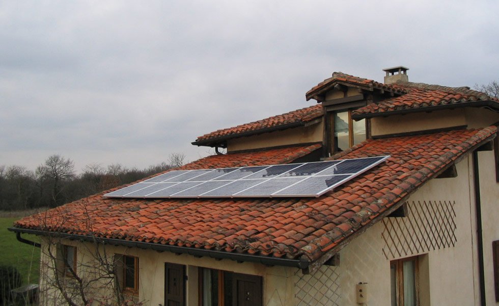 Installation de panneaux solaires à Lens (01, Ain)