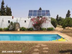 Riad autonome en énergie solaire avec système de filtration pour piscine