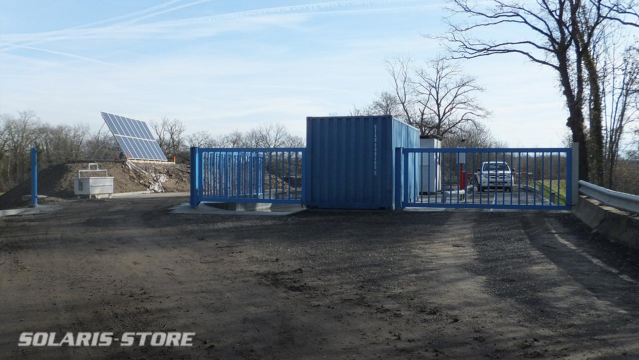 Alimentation solaire photovoltaïque d'un centre de recyclage de déchets à la frontière Suisse : pont de bascule pour pesage camion, éclairage, portail électrique...