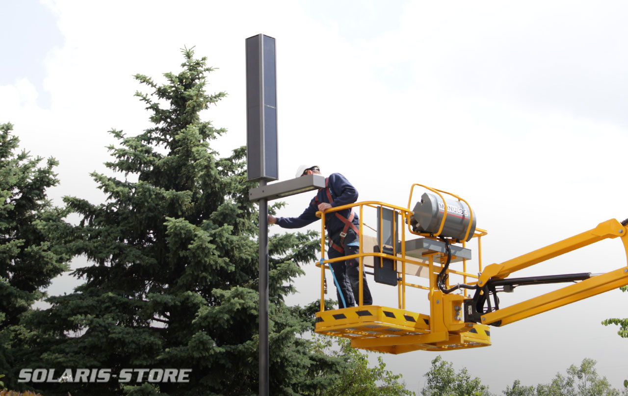 Grue de levage pour poser les candélabres